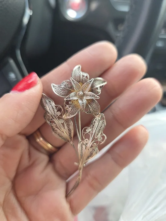 Vintage Floral Filigree Brooch — Authentic Sterling Silver - Marked 800 - Picture 1 of 6